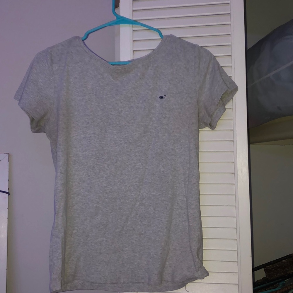 vineyard vines t shirt